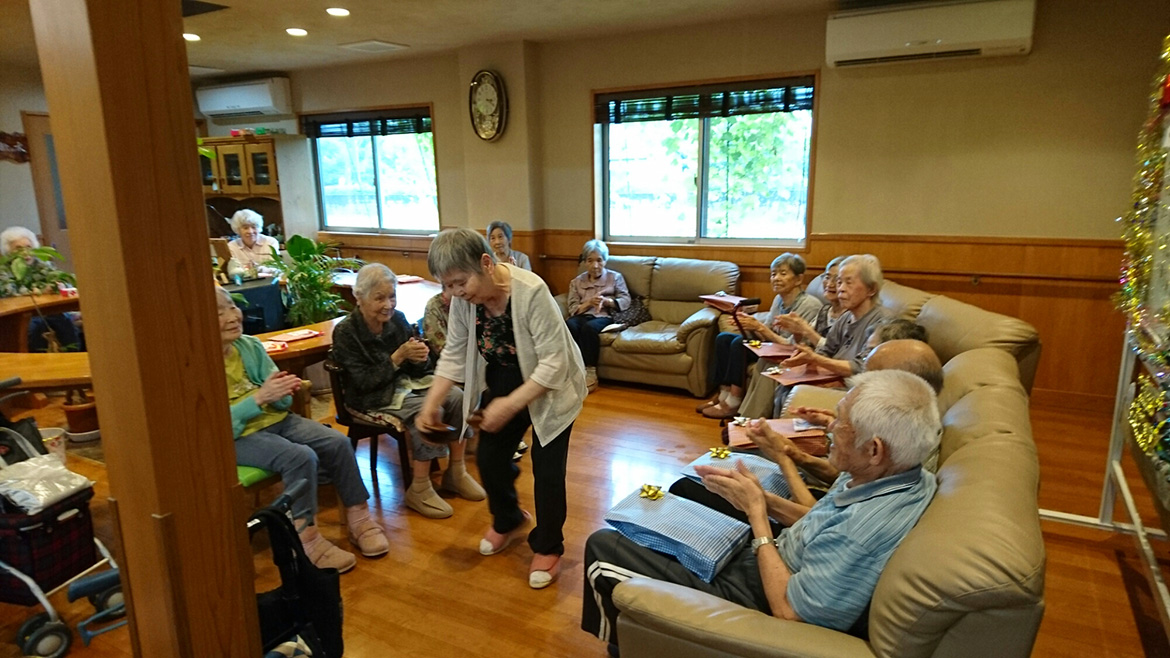 写真：敬老会とお誕生会