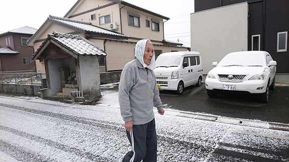 写真：雪の中散歩